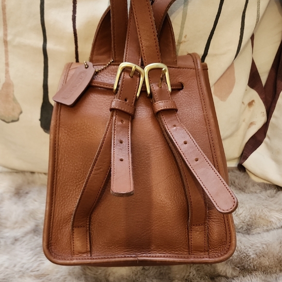 Vintage Coach Tan Leather Backpack #060-9960 - Picture 3 of 8